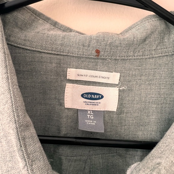 Old navy button down - Picture 2 of 2